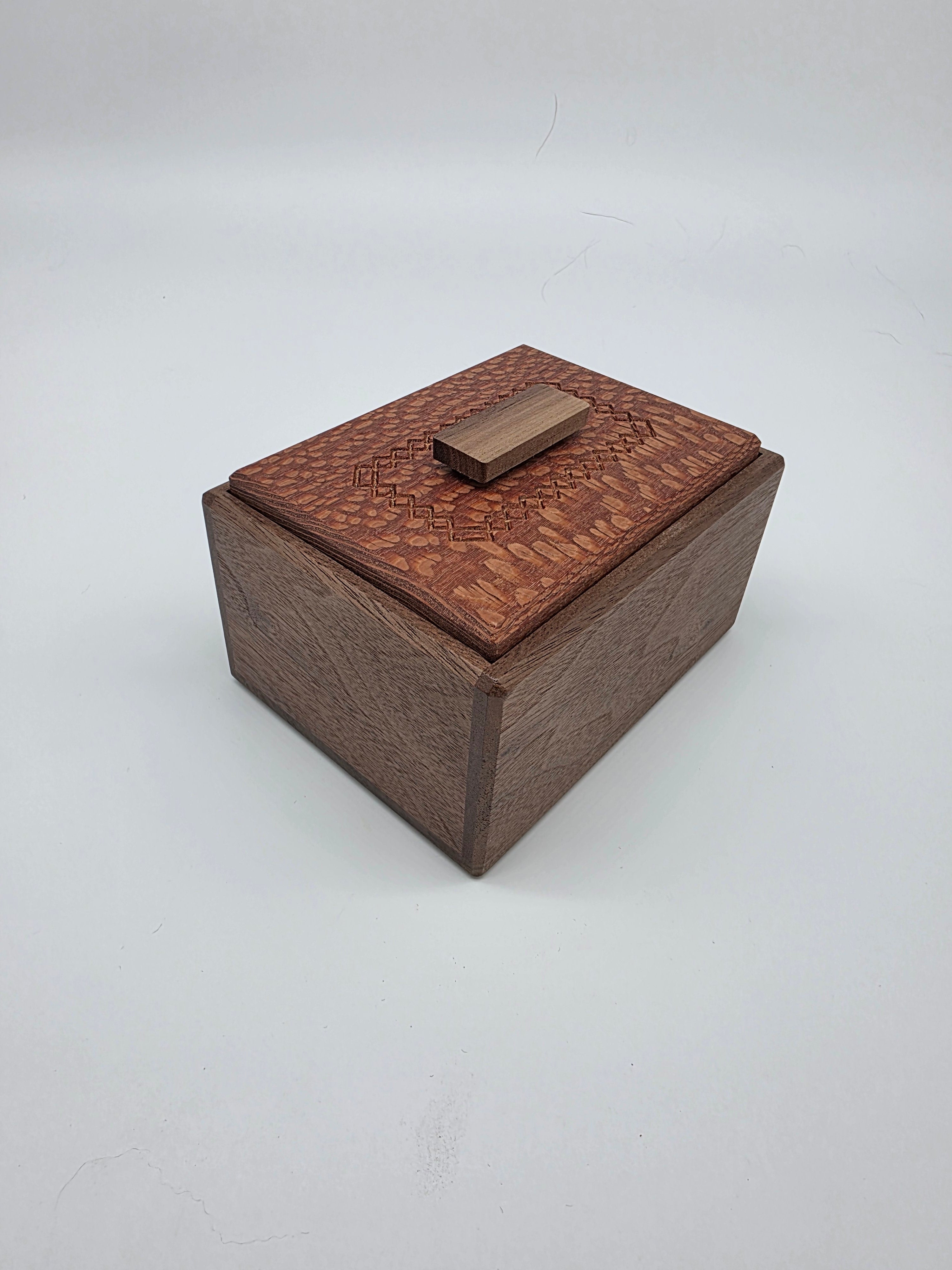 Kleeshay Box